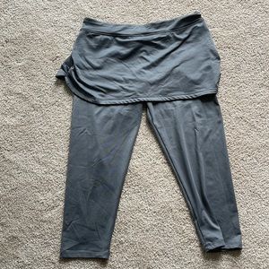 Vintage Champion girl’s tennis skirt and cropped leggings attached